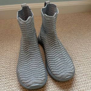 APL TechLoom Chelsea sneaker